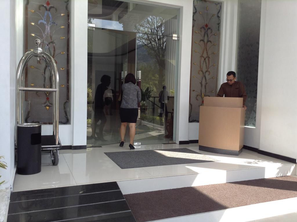 Hotel Safira มาเกอลัง ภายนอก รูปภาพ