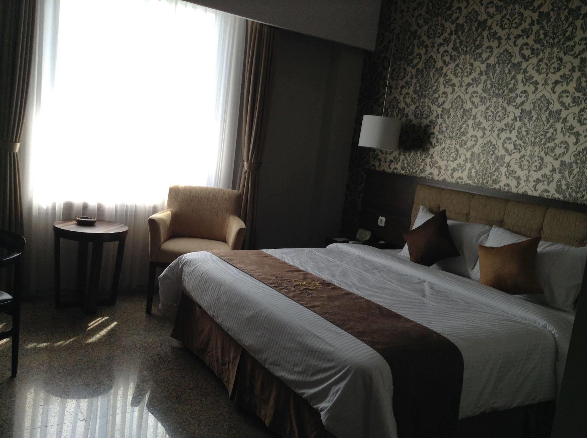 Hotel Safira มาเกอลัง ภายนอก รูปภาพ