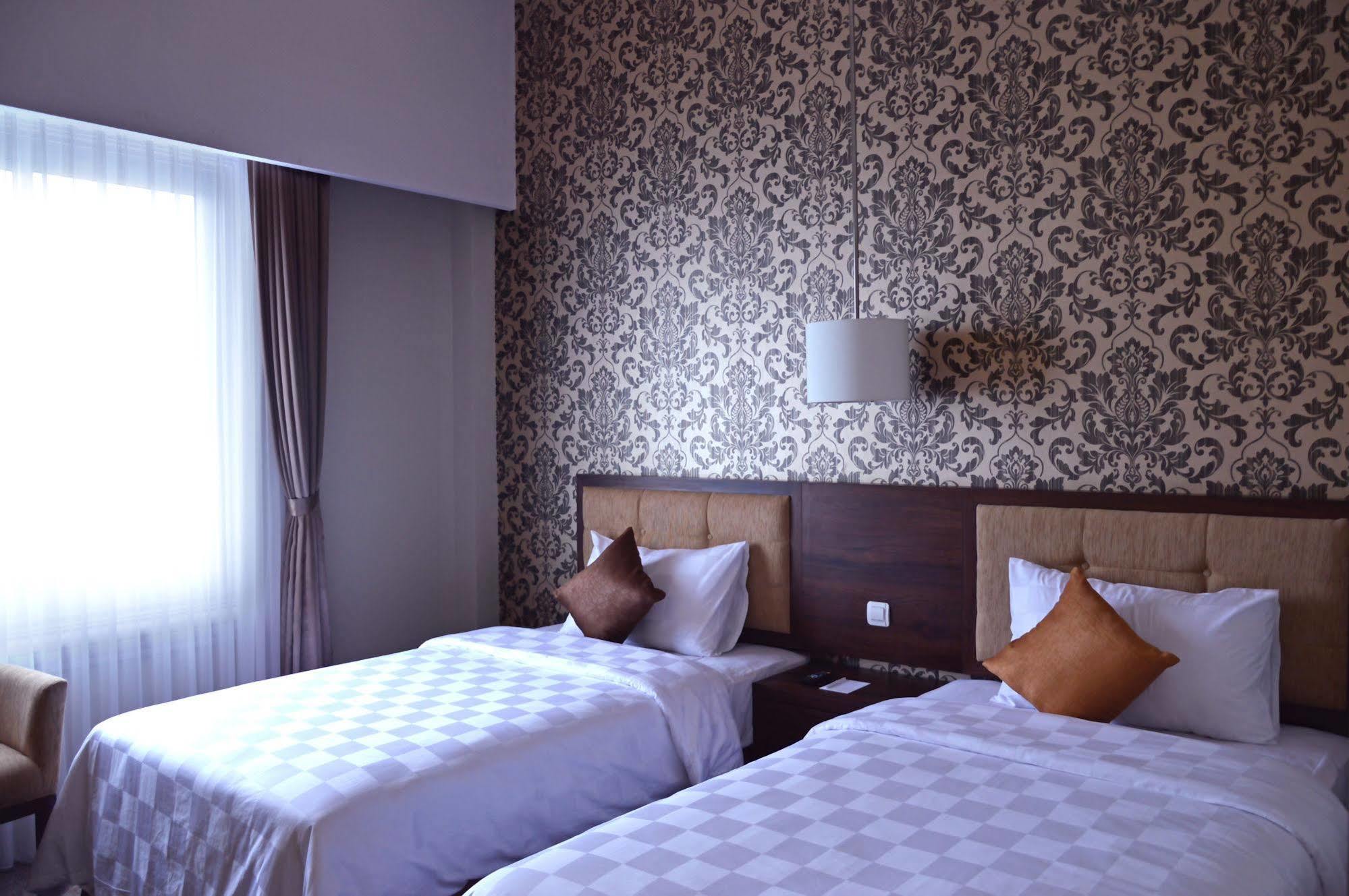 Hotel Safira มาเกอลัง ภายนอก รูปภาพ